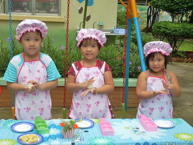 Cuộc thi làm bánh tặng mẹ